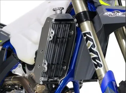 Προστατευτικά ψυγείου AXP RACING RADIATOR BRACE SHERCO 24- BK