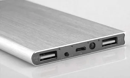 Baterie externă 20000 mAh subțire - argintie