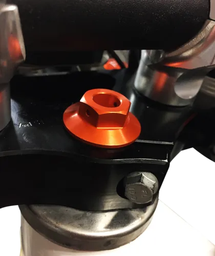 Παξιμάδι/Μπουλόνι SCAR Trike για KTM ORANGE