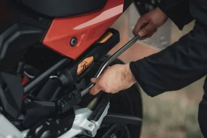ΚΙΤ BRACKET ΓΙΑ ΕΠΙΠΛΕΟΝ ΦΩΤΑ ΜΕ ΔΙΑΜΕΤΡΟ 48-51 Honda X-ADV 2017-2024