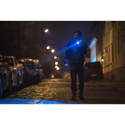 Lanternă LED – lumină versatilă pentru utilizatori exigenți, iluminare precisă și UV într-un singur dispozitiv