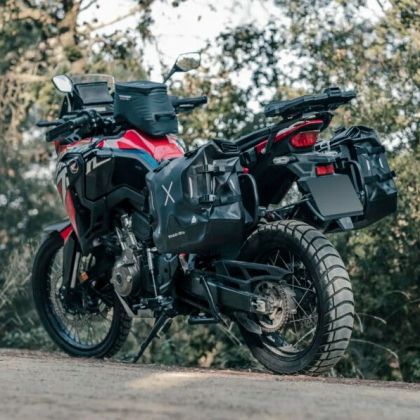 Geantă pentru rezervor pentru motocicletă SHAD WATERPROOF TR10CL cu blocare