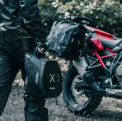 Geantă pentru rezervor pentru motocicletă SHAD WATERPROOF TR10CL cu blocare