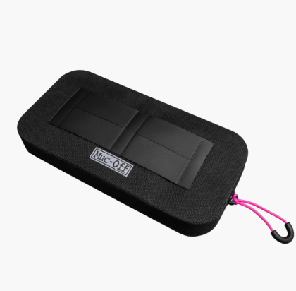 Водоустойчив калъф за аксесоари Muc-Off  Waterproof Essentials Case - Black