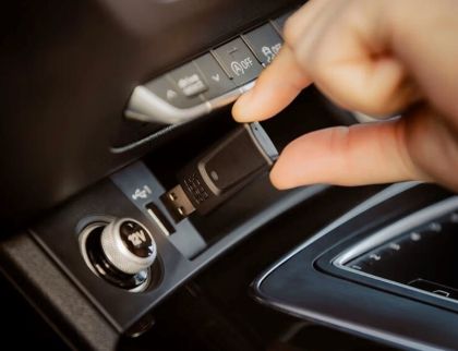 Адаптор CarPlay QUAD LOCK Wireless CarPlay Adaptator Mini