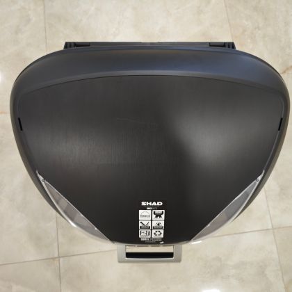 Куфар за мотор SHAD SH48 ДЕФЕКТ- ОДРАСКАН