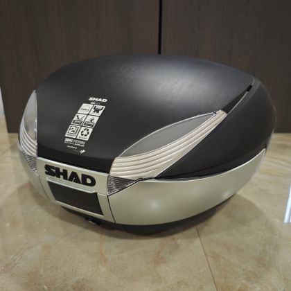 Куфар за мотор SHAD SH48 ДЕФЕКТ- ОДРАСКАН