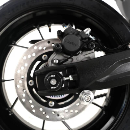 R&G RACING Swingarm Protection Suzuki GSX-8 Axle Crash Plugs