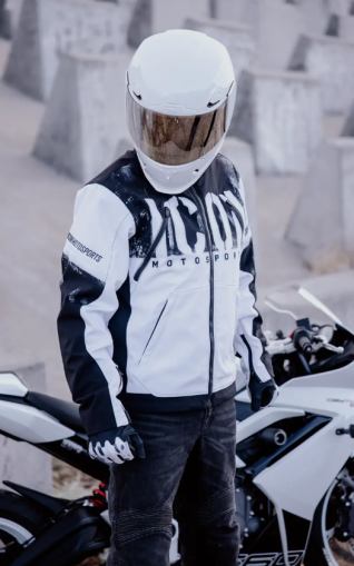 Helmet ICON Airframe Pro™ WHITE GLOSS