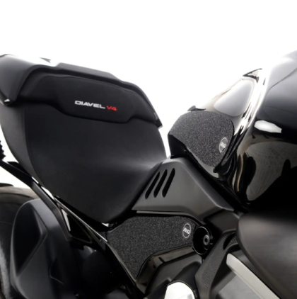 Protecție rezervor R&G RACING Set tampoane de tracțiune pentru rezervor 4 bucăți Negre Ducati Diavel V4 23-25