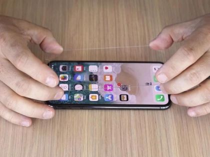 Protector de ecran din sticla QUAD LOCK - iPhone 13/13 Pro