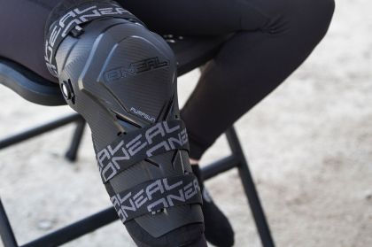 Наколенки O’NEAL PUMPGUN MX Carbon Look Knee