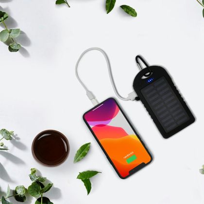 Соларно зарядно POWERBANK 5000mAh с вградено фенерче