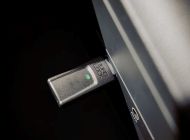 Adapter CarPlay QUAD LOCK Wireless CarPlay Adapter Mini