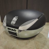 Куфар за мотор SHAD SH48 ДЕФЕКТ- ОДРАСКАН