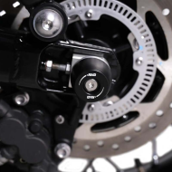 Προστατευτικά τάπες άξονα R&G RACING για ψαλίδι Triumph Scrambler 900 23 / Speed Twin 1200 24-26 / 900 25-26