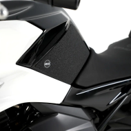 Προστατευτικό ρεζερβουάρ R&G RACING Προστατευτικά Πρόσφυσης Ρεζερβουάρ (Σετ 2 Τεμαχίων) - Μαύρο CFMOTO 650NK 22-24