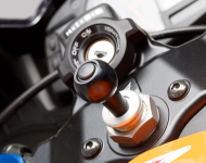 Kit de montare SW-MOTECH cu sferă pentru tubul de direcție R NINE T ABS