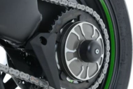 Προστατευτικά ψαλιδιού R&G RACING για άξονα, μαύρα Kawasaki H2 15-19 / H2R 15-22