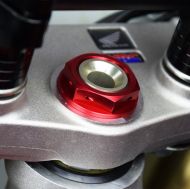 Piuliță/Șurub pentru tricicleta SCAR pentru HONDA RED